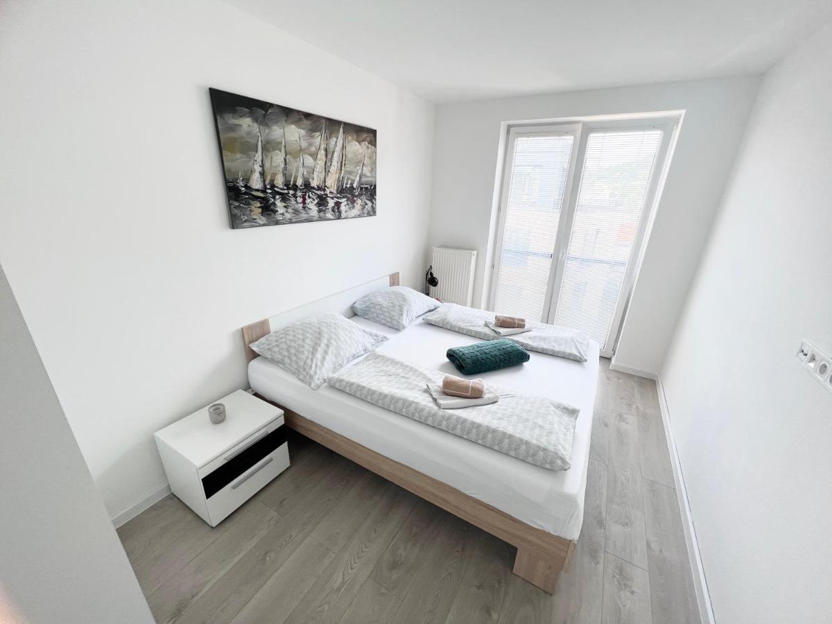 City Center Apartment With Nice Balcony ชิลินา ภายนอก รูปภาพ